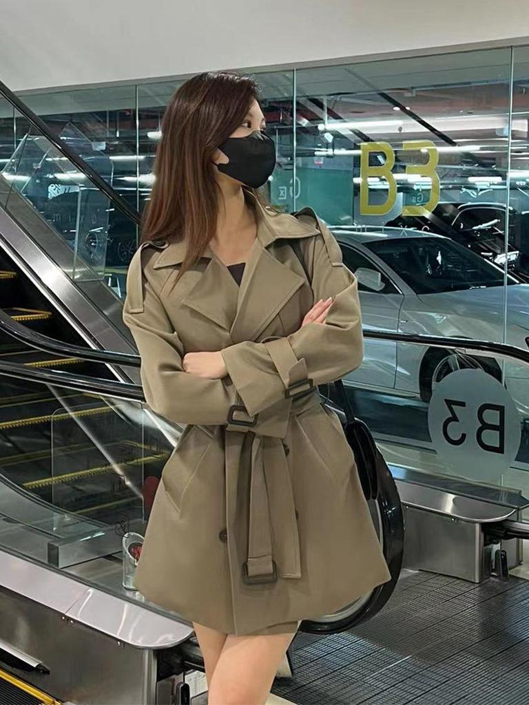 Женский весенний тренч в корейском стиле 2024: Маленькая средней длины, высококачественная верхняя одежда в британском стиле