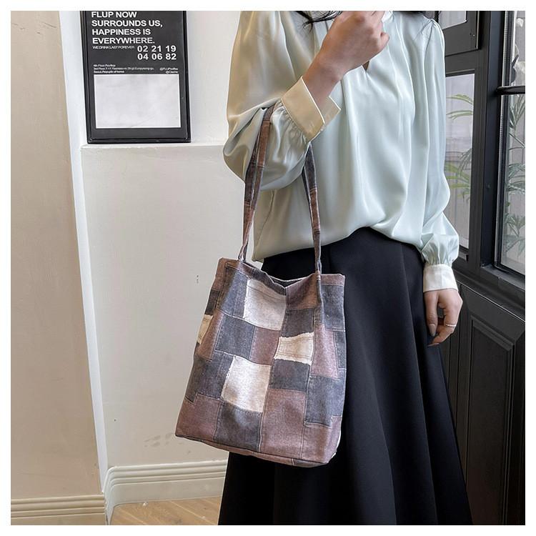 Canvas Tote Bag For Women With Large Capacity And Magnetic Closure For Daily Use