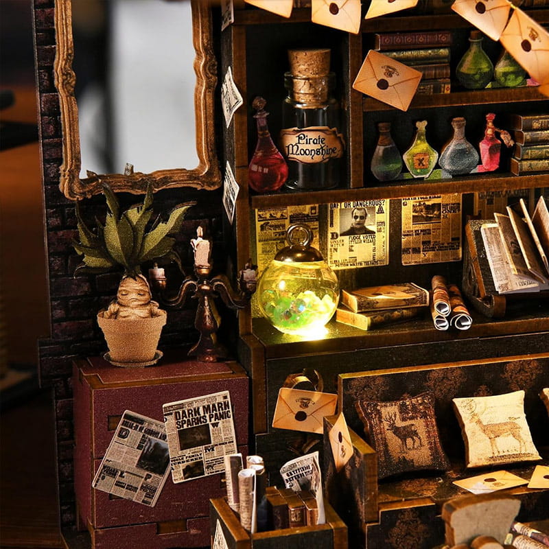 Book Nook Miniature House - House of Wonders*