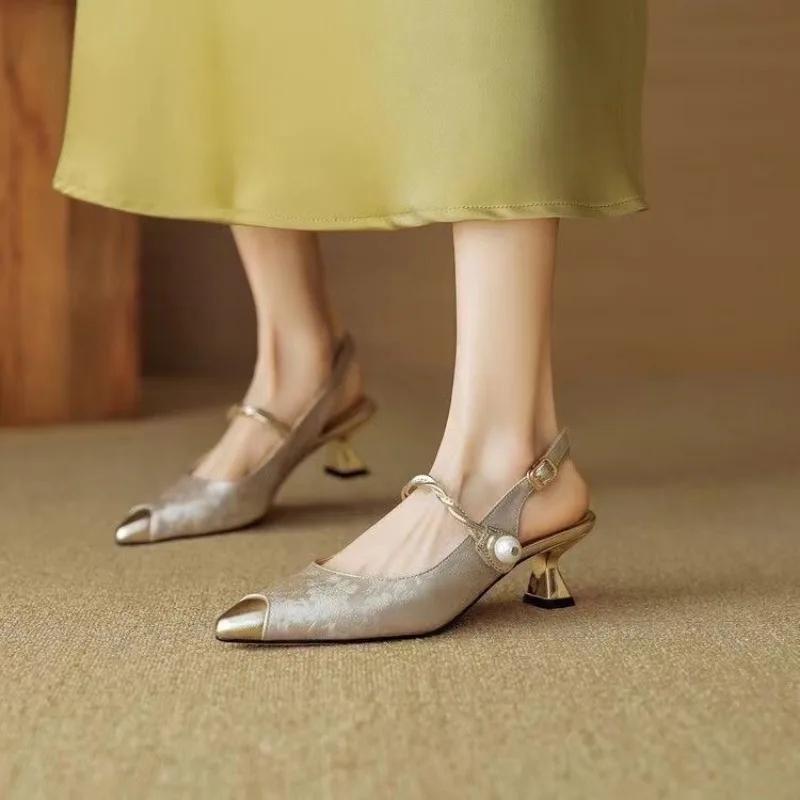 Женские летние сексуальные заостренные модные дизайнерские женские босоножки с жемчужной пряжкой, элегантные вечерние женские туфли на каблуках Zapatillas Mujer