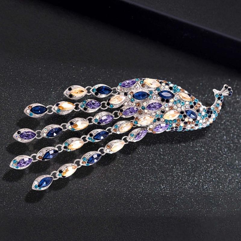 Elegant Long Tail Crystal Peacocks Brooch Party Jewelry Elegant Corsage Pin Alloy Texture Perfect for Wedding and Evening