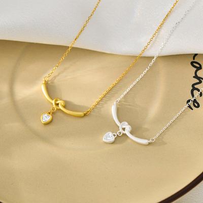 Ожерелье Knot Love, простое и изысканное женское ощущение с подвесным светильником в форме сердца с бриллиантами, роскошь и ощущение высокого класса