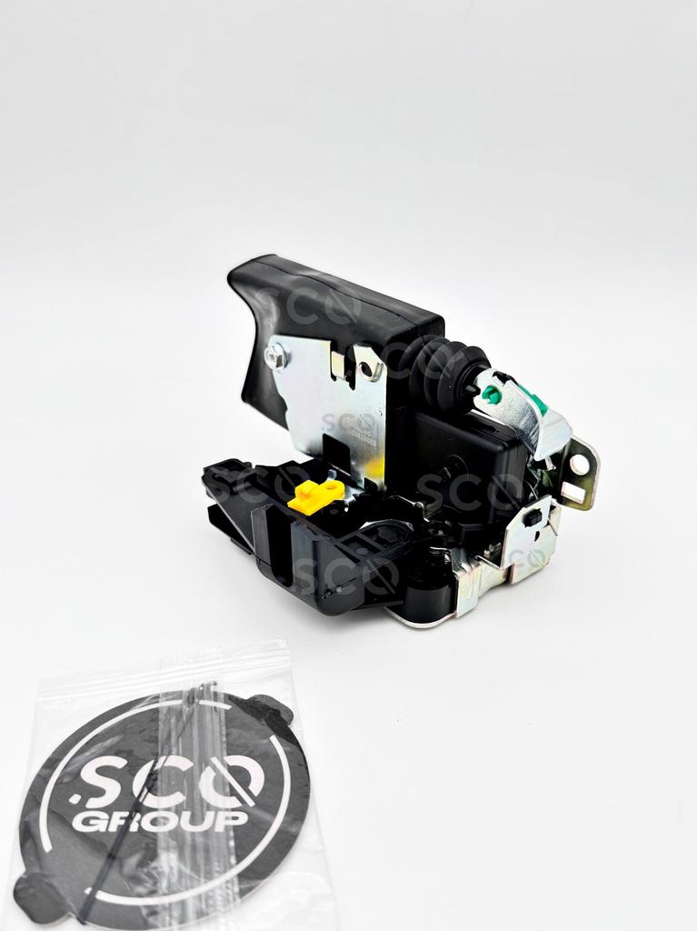 Замок передней двери левый для Renault Duster со стороны водителя Механизм замка передней двери для Terrano 8200735225