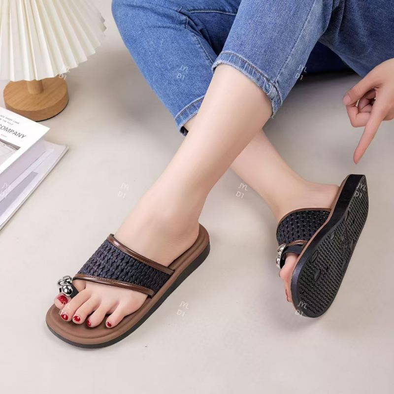 Ретро шлепанцы с плоской подошвой и открытым носком 2025 женские карманные новинка лето верхняя одежда курорт морское побережье пляж сланцы