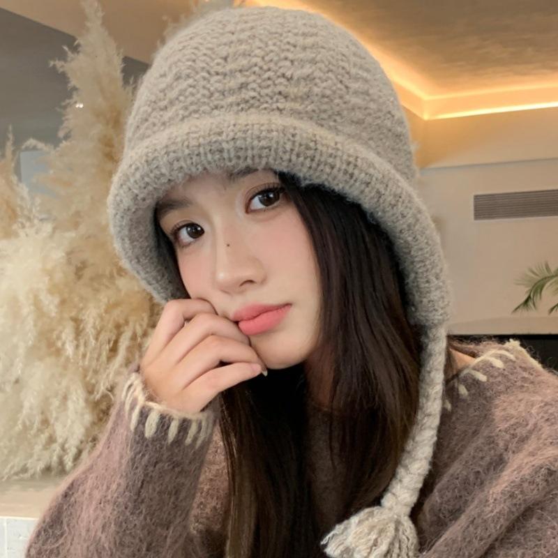 Sweet and versatile rolled-brim wool hat for women, big head circumference showing face in autumn and winter, small pullover hat, outdoor cold-proof w