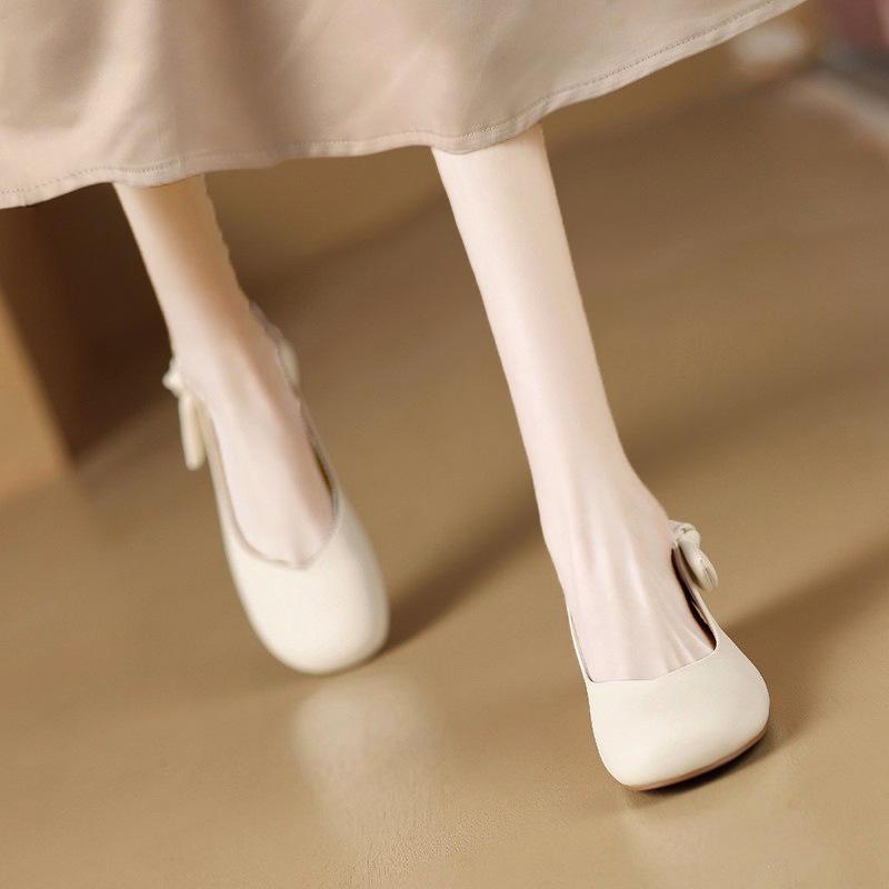 Женские ретро-босоножки Мэри Джейн с ремешком на пятке, на низком массивном каблуке и с круглым носком 2023 года