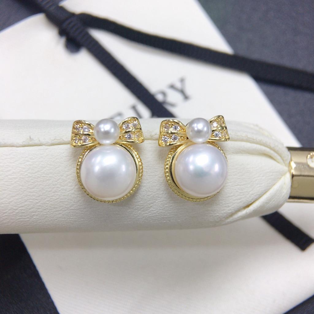 Natural freshwater pearl earrings, exquisite and sweet princess style, slightly inlaid with zircon bow, fashionable pearl earrings