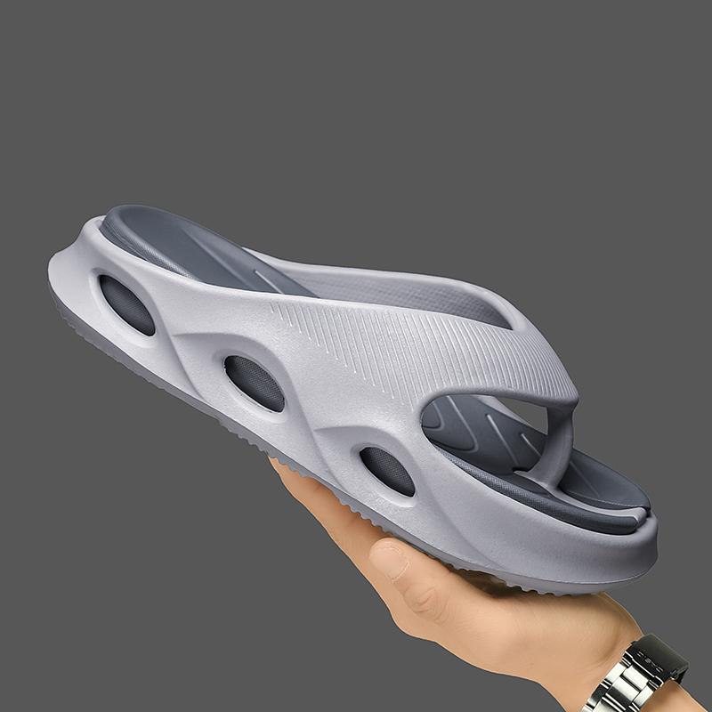 Summer Outdoor Flip Flops Men's EVA Flat Bottomed Seaside Hiking Hollow Breathable New Casual Walking Slippers