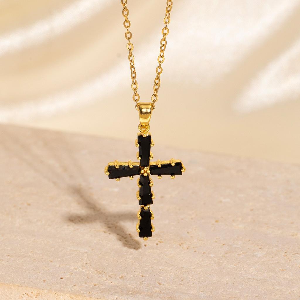 Necklace Copper Gold-plated Full Diamond Retro Light Luxury High-end Titanium Steel Chain Does Not Fade Jewelry Women