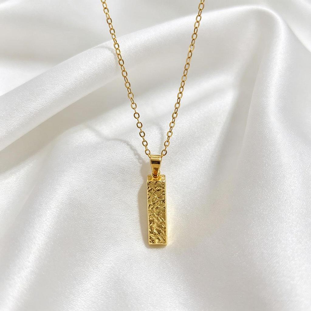 Gold brick crushed ice four directions fortune pendant necklace versatile men and women commute niche design daily wear necklace
