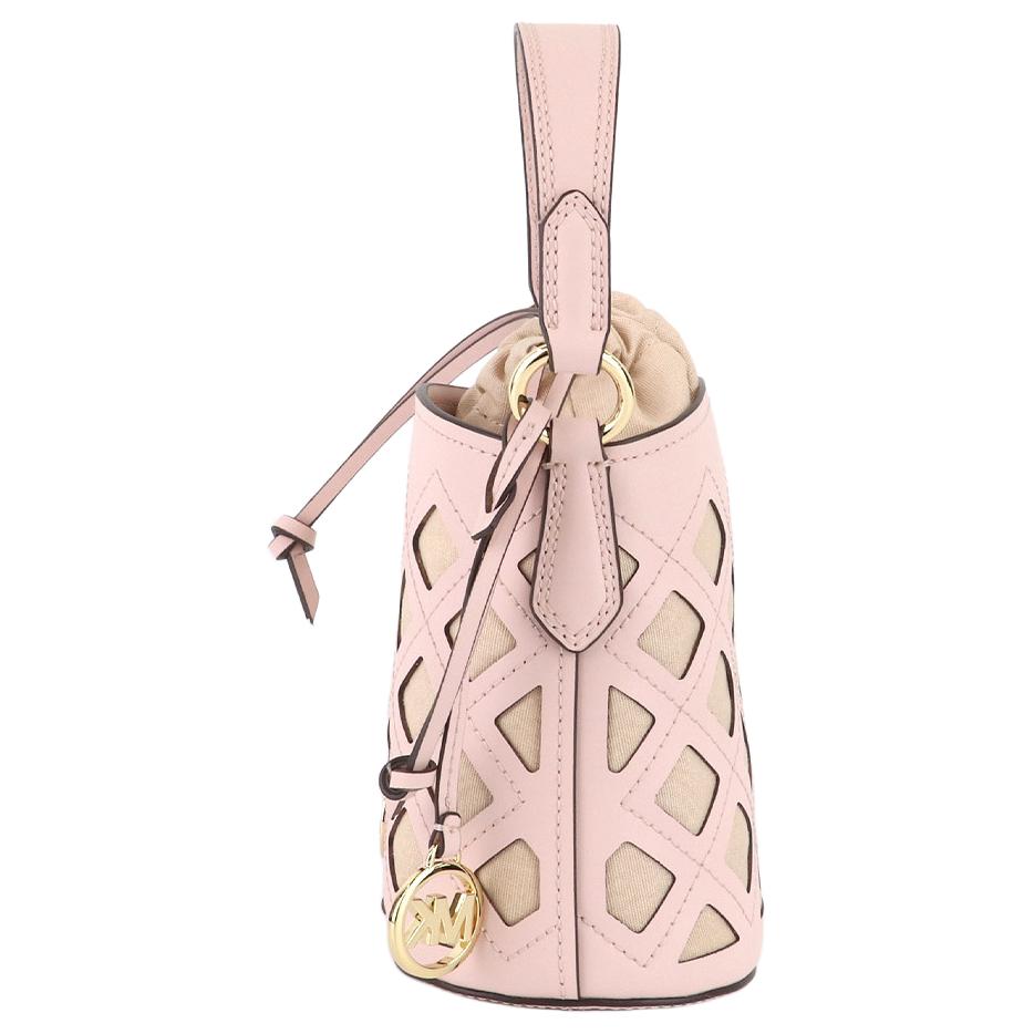 Michael Kors M K Aidy Сумка-ведро из кожи с кулиской и вырезанным логотипом Мини женские сумки Цвет: Мороженое-Розовый 35T1GUWC5L-POWDER-BLUSH