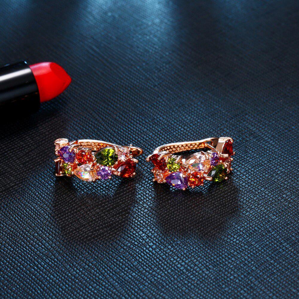 Красочные серьги с разноцветными камнями