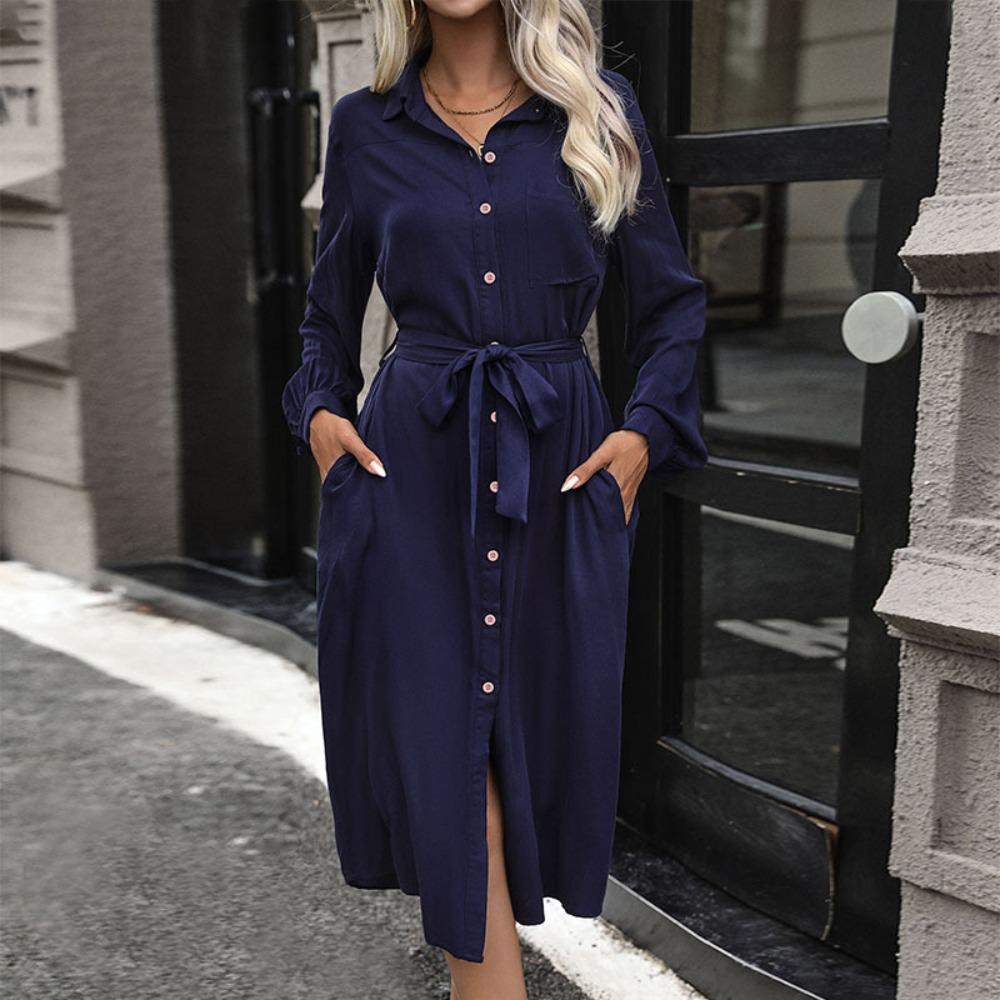 Осеннее женское платье средней длины с однотонными лацканами