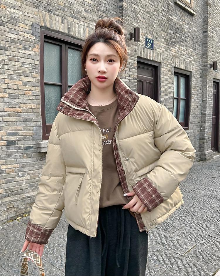 Хлопковая теплая куртка с контрастной клеткой и воротником-стойкой, короткая, утолщенная