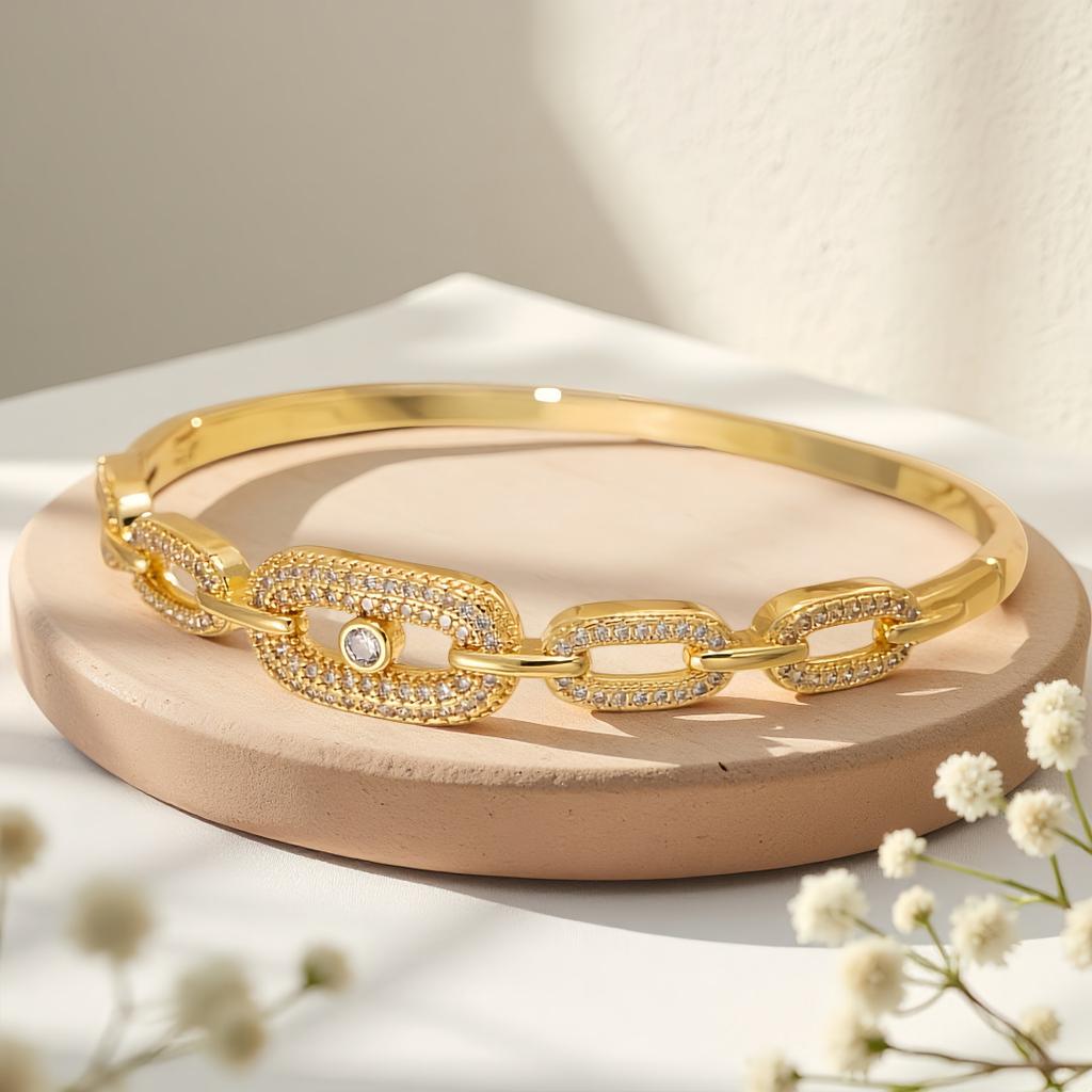 2026 High-end Hollow Zircon Bracelet Women's Light Luxury Fashion Geometric New Bracelet Full of Diamonds, Gold-plated Versatile Jewelry