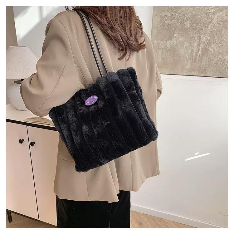 Женская пушистая сумка-тоут большой вместимости - Универсальная трансграничная сумка для通勤