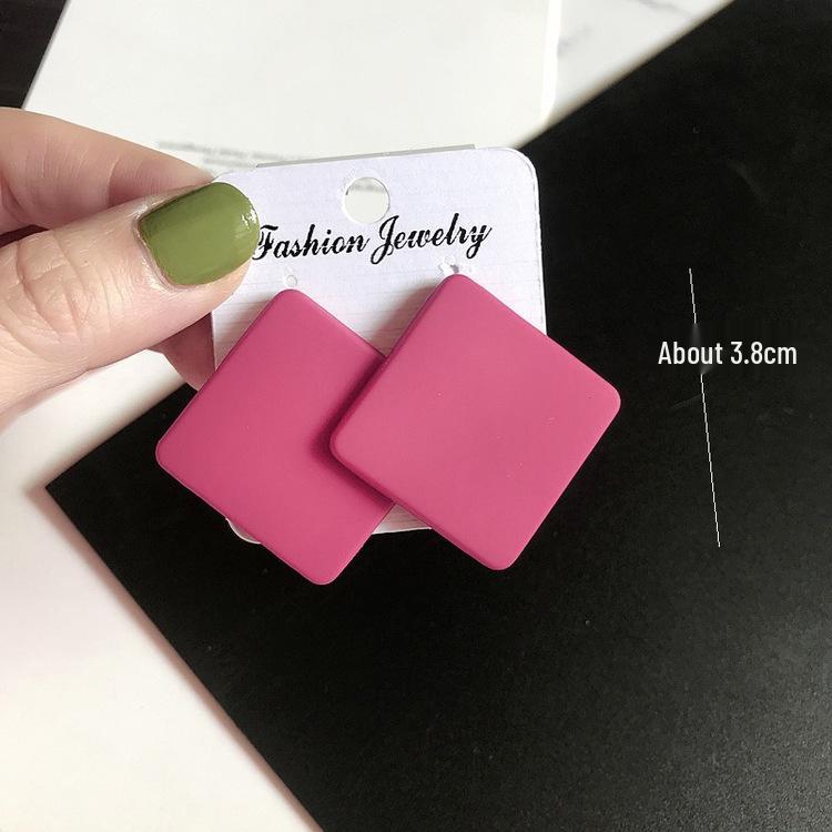 Самые продаваемые геометрические акриловые серьги-пусеты: Матовая аэрозольная краска, Преувеличенные конфетные цвета, Корейский стиль