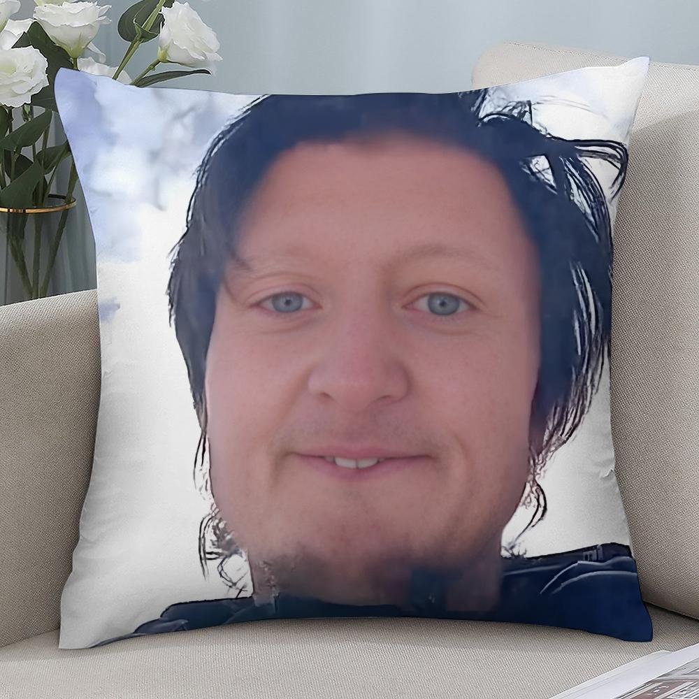 D-Daniel Larson Selfie Pillow Case 3D Print Polyester Fiber 45*45 cm Home Sofa Throw Pillow Cover Decoration Festival Gift