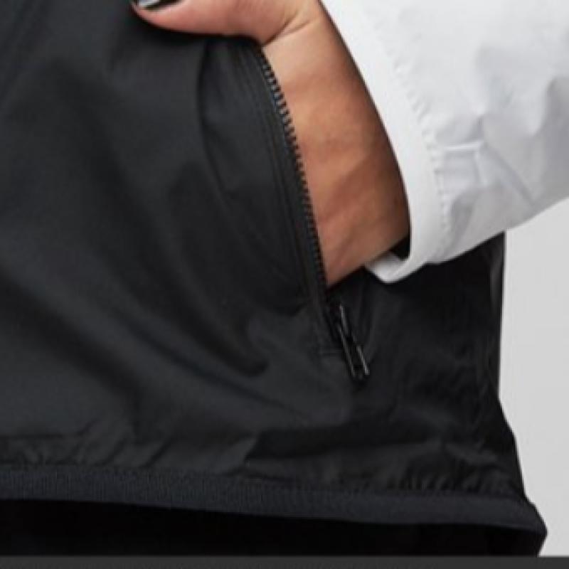 Nike Женская куртка Windrunner Bv3939 101