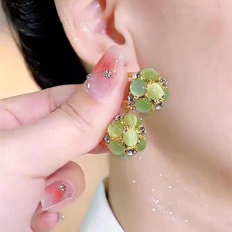 Элегантные круглые серьги с камнем кошачий глаз — простой, универсальный, модный женский аксессуар