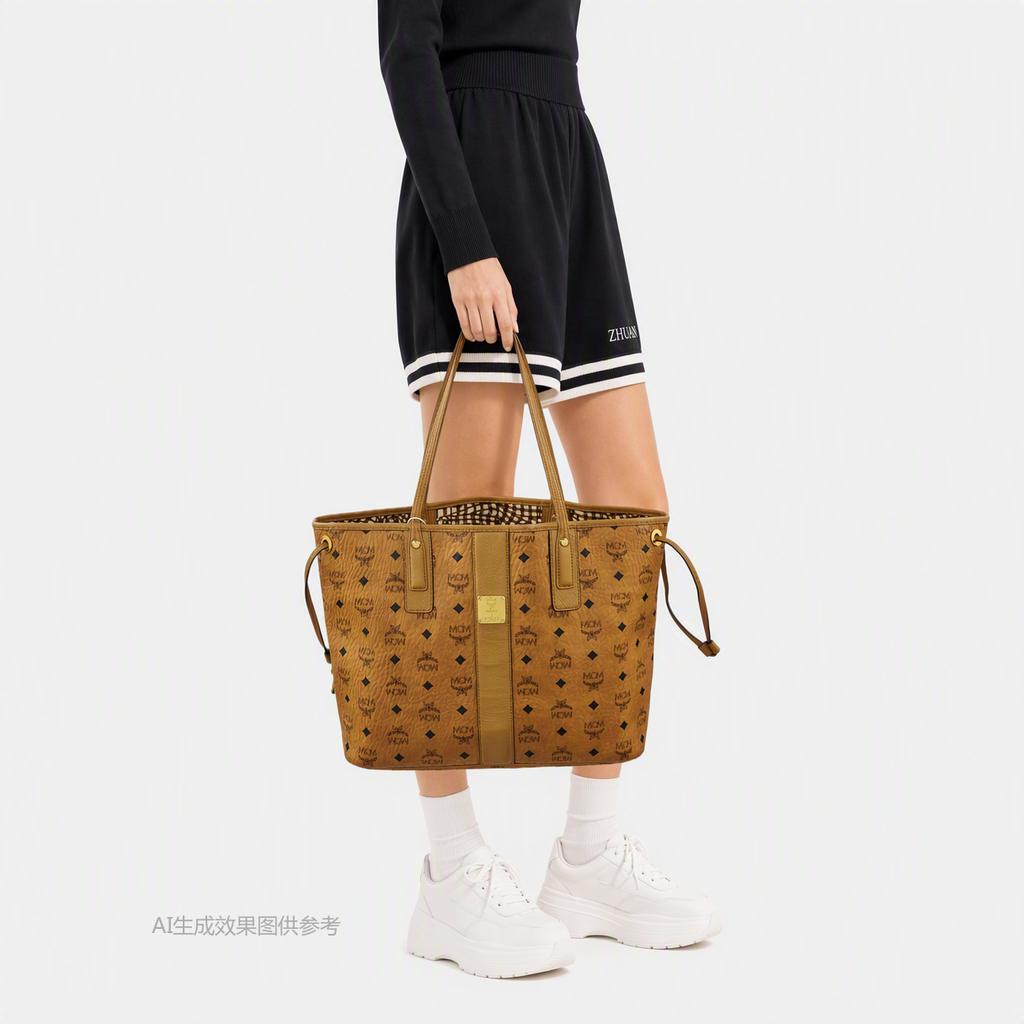 [Pre-Owned] Liz Classic Monogram Reversible Tote Bag Large Capacity Shopping Shoulder Bag Canvas And Leather Handbag Medium - Fair #11D7NRF