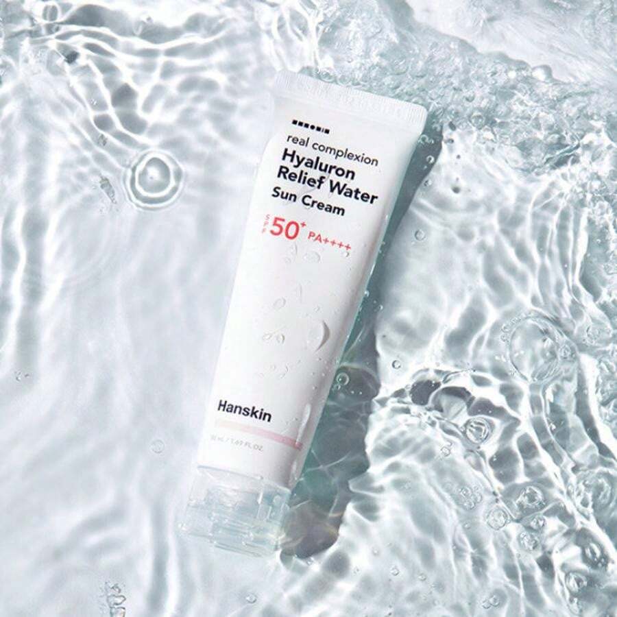 Hanskin Real Compliance Hyaluron Relief Water Солнцезащитный крем SPF50+ PA++++ 50мл