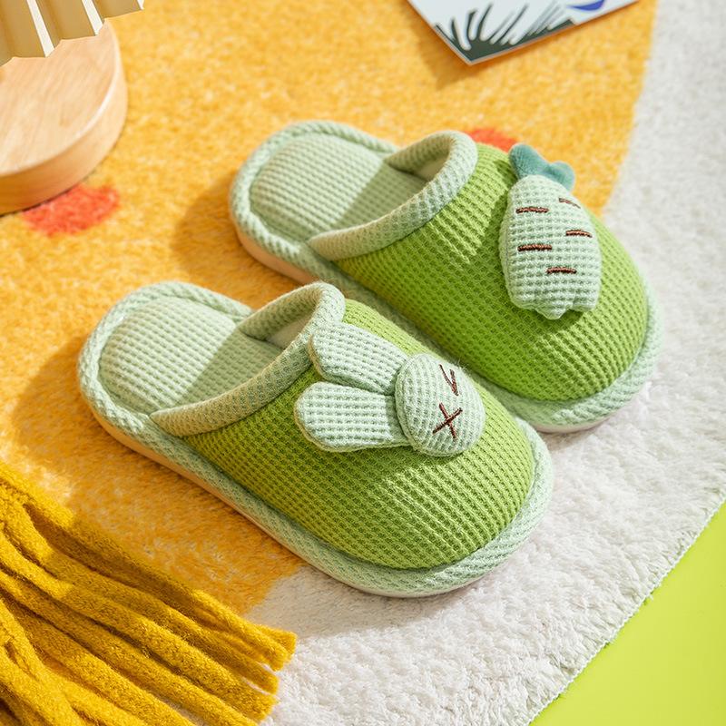 Новые зимние детские тапочки из хлопка, хлопковая обувь на плоской подошве, нескользящие детские зимние тапочки из плюша для девочек