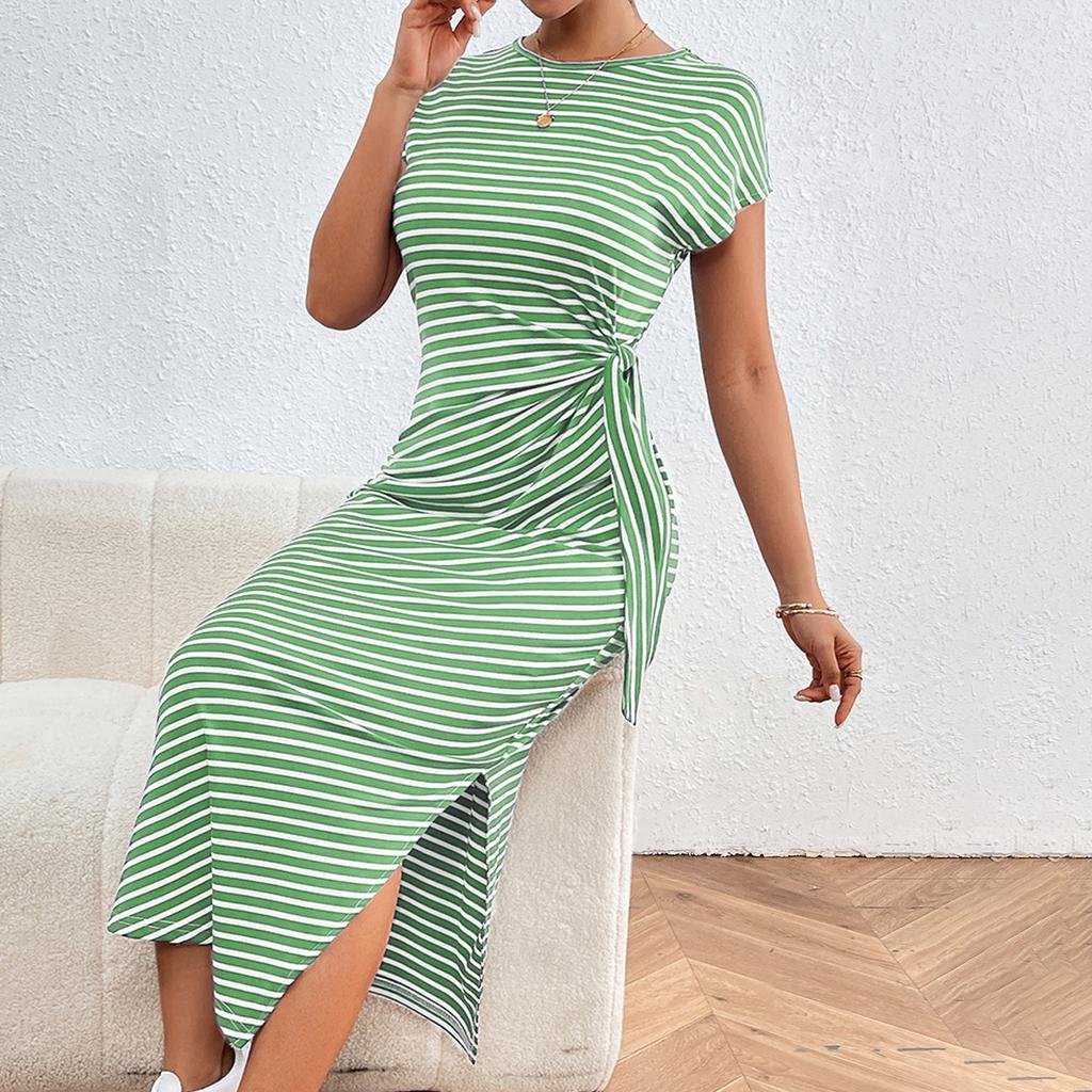 Платья в полоску приталенного силуэта с приталенной талией, слим-разрезом и круглым вырезом, женские платья