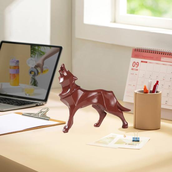 Geometric Wolf Ornament Synthetic Resin Wolf Sculpture Abstract Animal Art Statue for Home Office Desktop Decoration