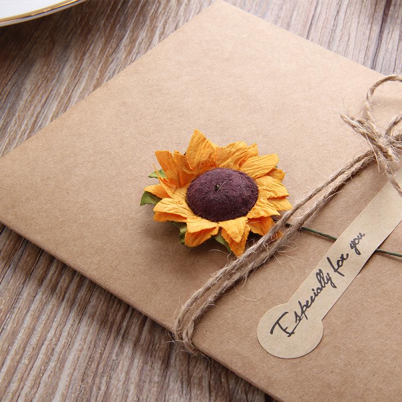 Handmade Retro Kraft Greeting Card with Dried Flowers for Birthdays, Qixi, Teachers' Day, or Christmas Blessings
