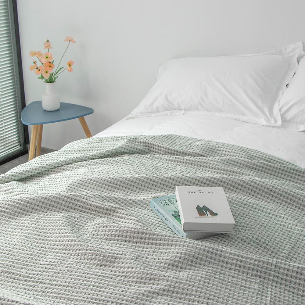 Custom White Waffle Jacquard Yarn Throw Blanket 50% Cotton Polyester Textured Woven Design Home Decor Bed Blankets