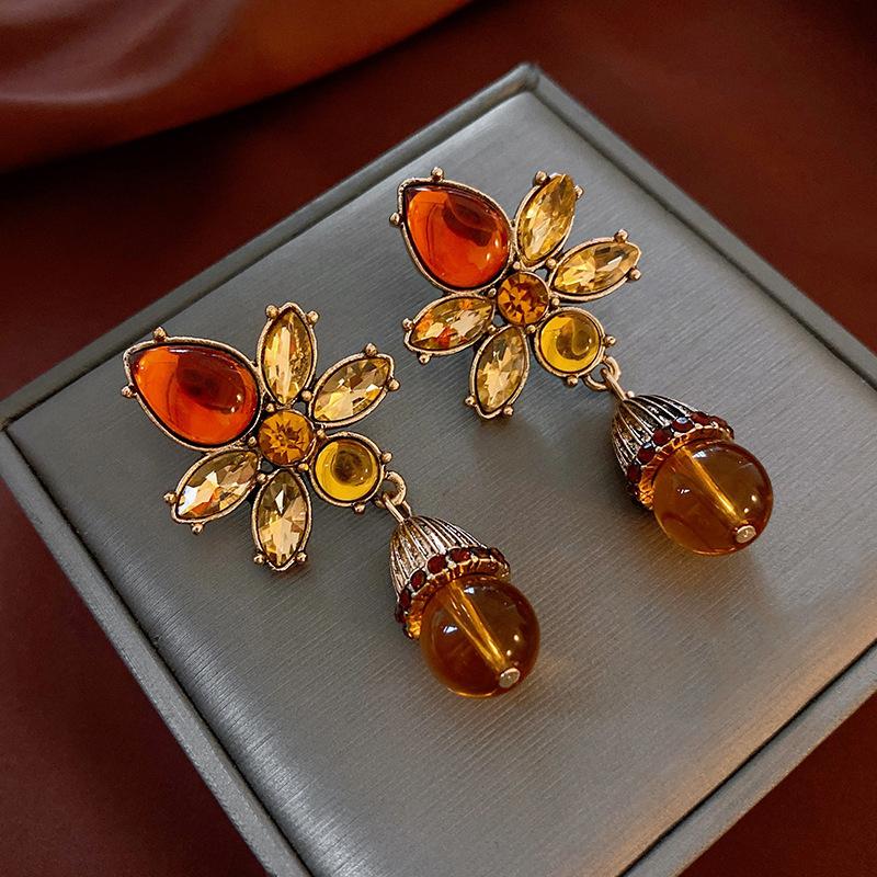 Средневековые Винтажные Серьги-Ромбы с Цветком Ретро Легкая Роскошь Высококлассные Серьги Нишевые Серьги в Придворном Стиле