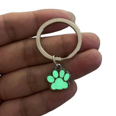 Светящийся в темноте брелок в виде лапы, следы животных, кошачья лапа, брелок для друзей, детская сумка, кулон