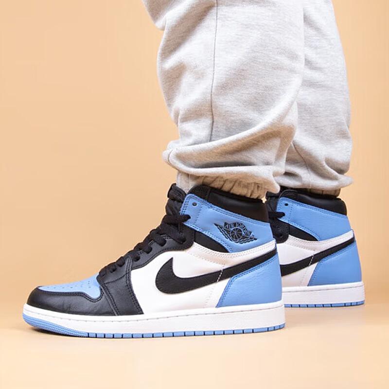 Детские кроссовки Air Jordan 1 Retro High OG GS UNC Toe Blue University-Blue Black FD1437-400