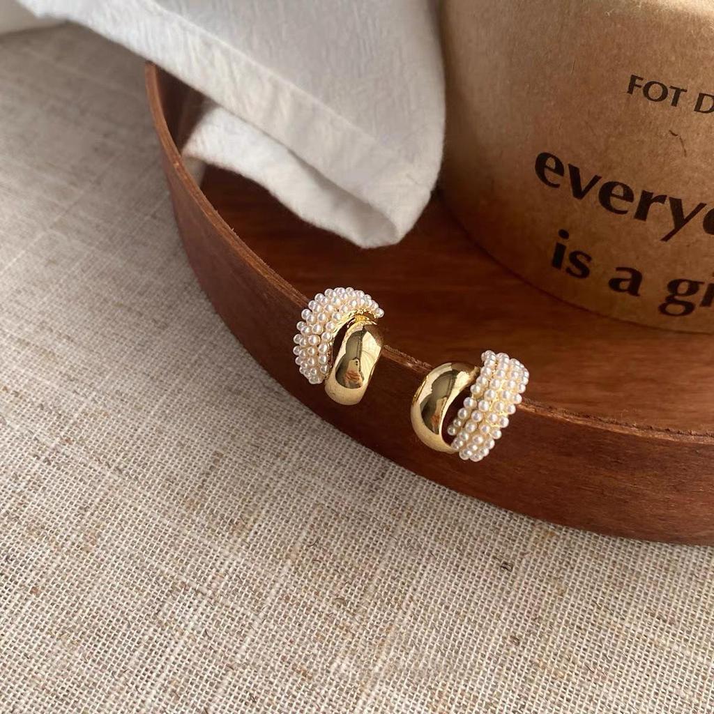 2024 Light Luxury Pearl Arc клипсы для ушей: Пирсинг не требуется