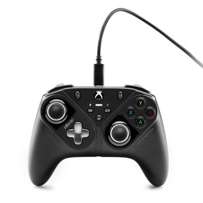 Официально лицензированный геймпад Xbox от eSwap S Pro совместим с Xbox Series, Xbox и работает по проводу, оснащен сменными и тактильными переключателями