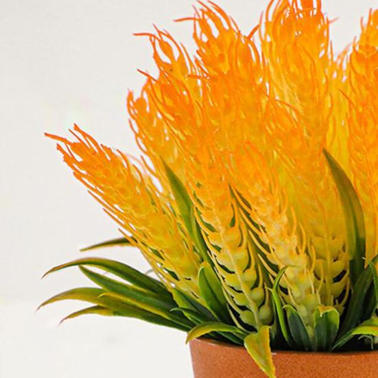 Красивое искусственное растение в горшке сымитировало легковес отсутствие увядания