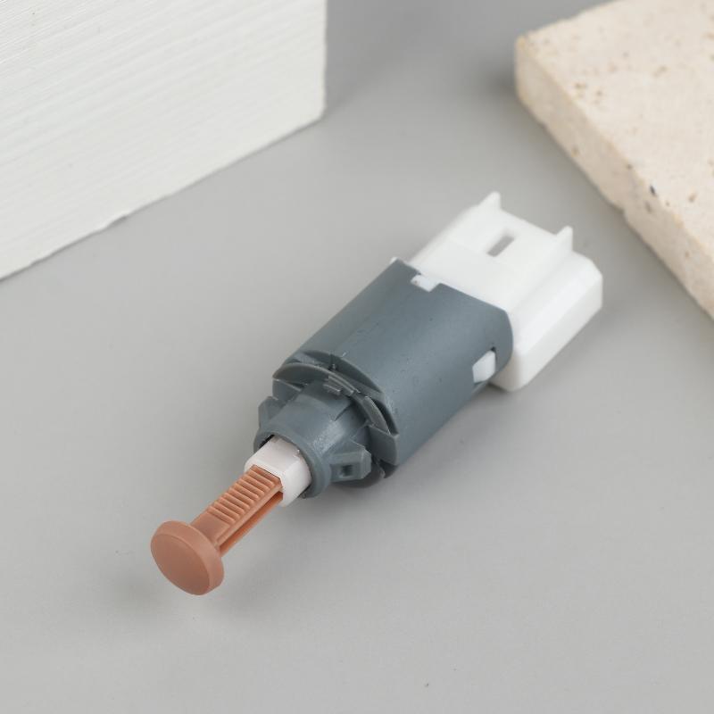 Датчик-выключатель педали тормоза 8200168238 Для Clio 3 Для Twingo 2 Для Megane 2 Для Kangoo Для Grand Для Movano B