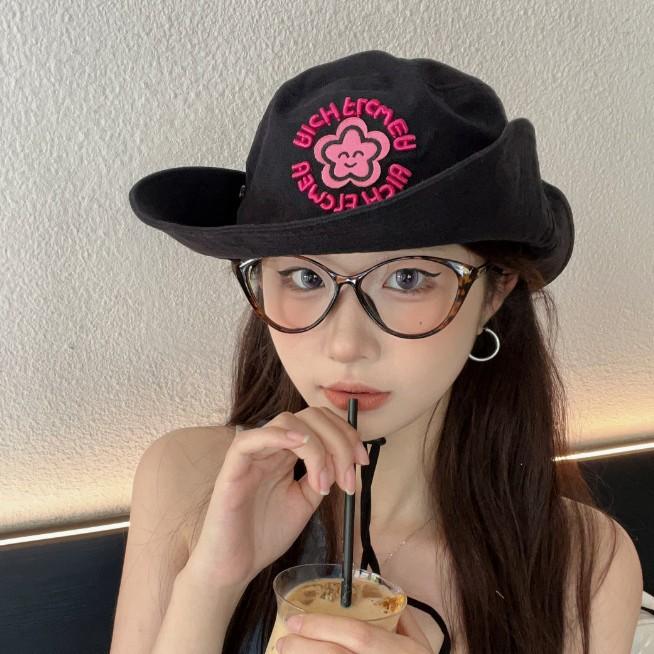 New smiley face flower embroidery bucket hat women spring and summer big brim shade sun protection camping mountain hat sun