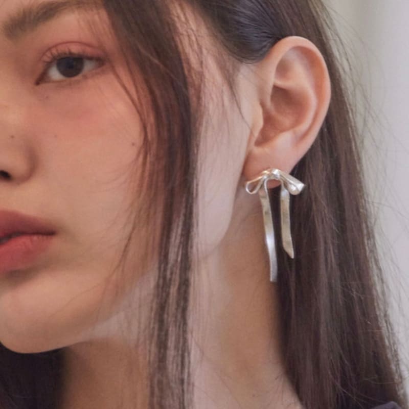 nuavo Balletcore earring