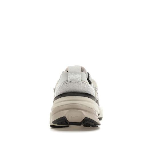 Nike Женские кроссовки V2K Run Pure Platinum Chrome FN6703-002