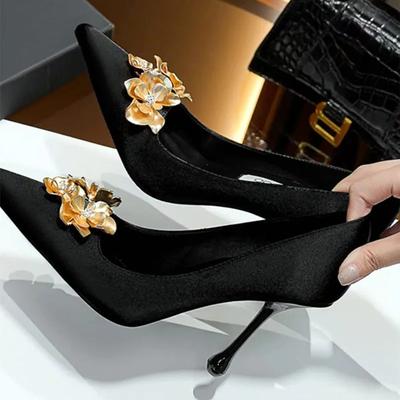 Модные Роскошные Атласные Дизайнерские Женские Туфли-Лодочки 2025 Сексуальный Острый Носок Золотое Цветочное Украшение Тонкий Высокий Каблук Модные Банкетные Туфли-Мюли