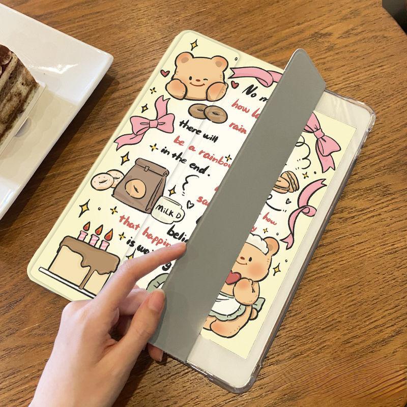 For iPad Air5 Case Cartoon Butter Bear Pattern iPad Smart Tri-Fold Case for iPad Air6 11 13 Pro2024 11 13 Pro2021 2018 12.9 with Pencil Holder