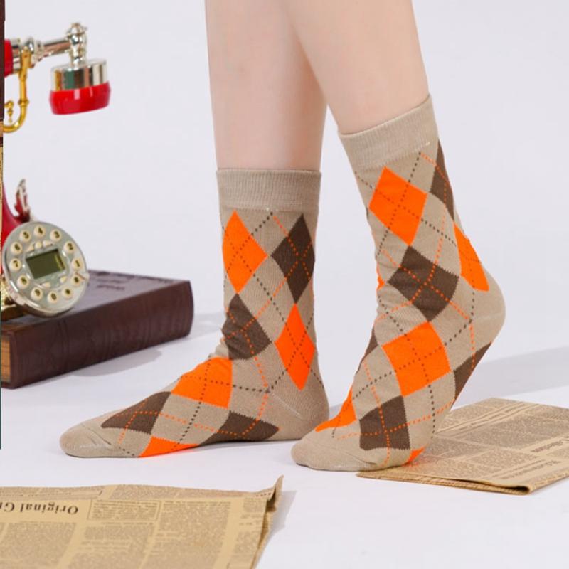 Мужские хлопковые носки высокого качества в клетку с ромбовидным узором Harajuku Combed Medium Tube Красочные полосатые унисекс длинные зимние носки
