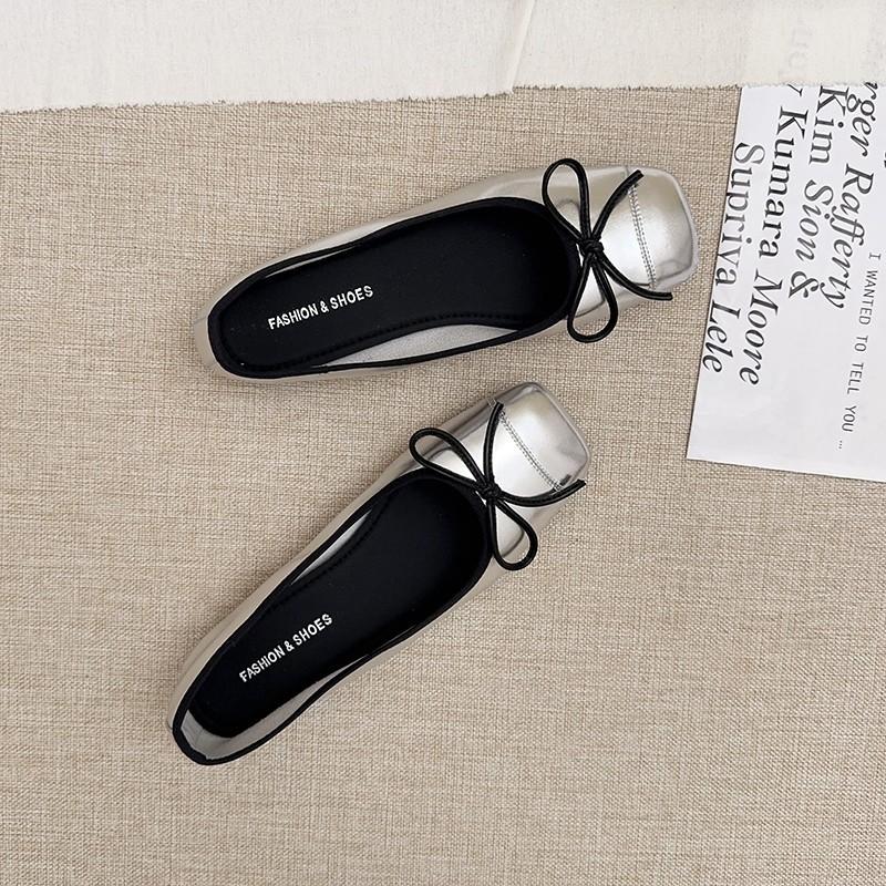 Квадратная головка светлый рот одиночные туфли женские летние 2024 плоский носок бант мягкая подошва мягкая поверхность бабушки туфли одна педаль серебристый женские туфли