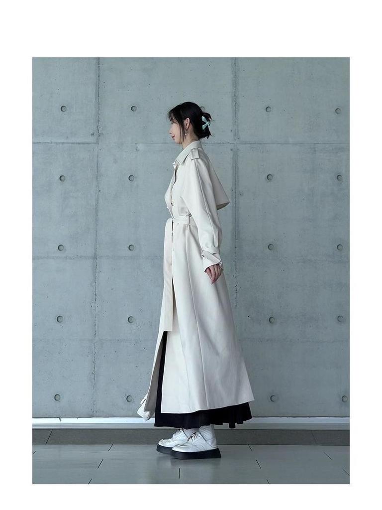 Женский удлиненный серый тренч - Весна/Осень 2025. Новая модель больших размеров, длиной до щиколотки.