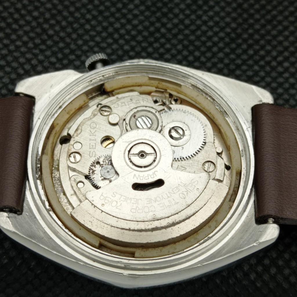 Б/У винтажные часы SEIKO 5 AUTOMATIC 7009A JAPAN MENS DAY/DATE RED 601-a313483-6 lot601-a313483