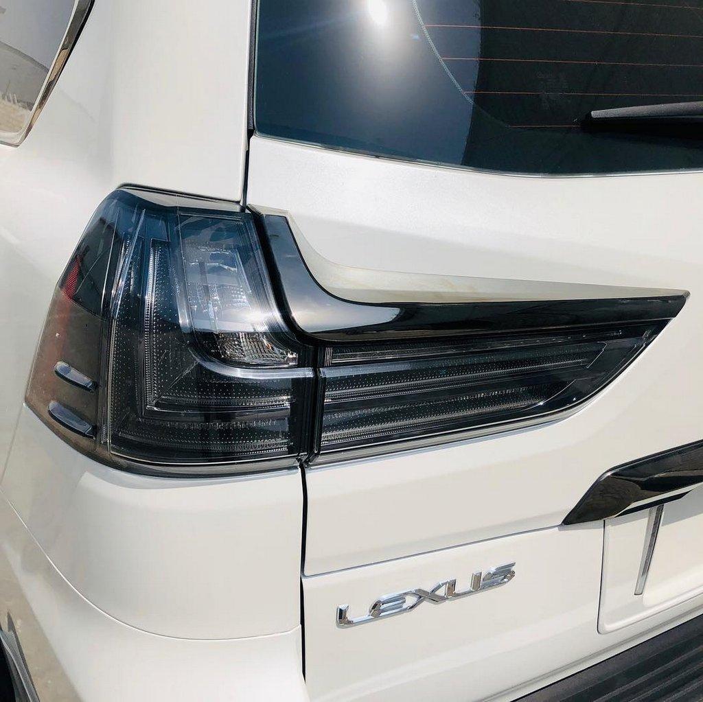 Задняя оптика 2016-2025 (Superior Black, 2 шт) для Lexus LX570 / 450d
