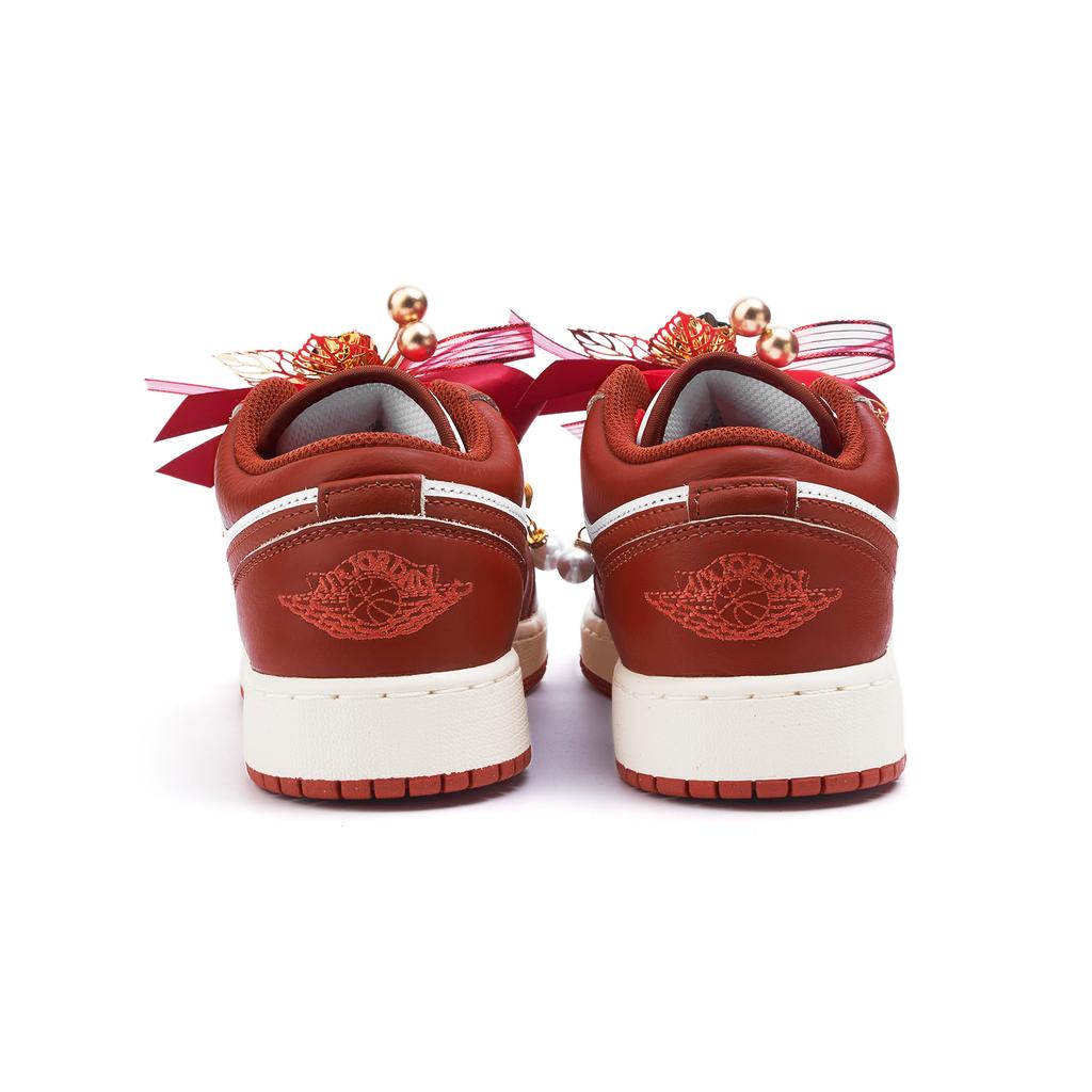 Jordan Air Jordan 1 Нескользящие Устойчивые к истиранию Низкие Скейтбордические кроссовки Женские Красные FJ3465-160(Team676-SBOX)
