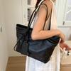 Simple and Large-capacity Tote Bag Women's 2025 New Fashion Texture Underarm Bag Casual Niche Commuter Shoulder Bag